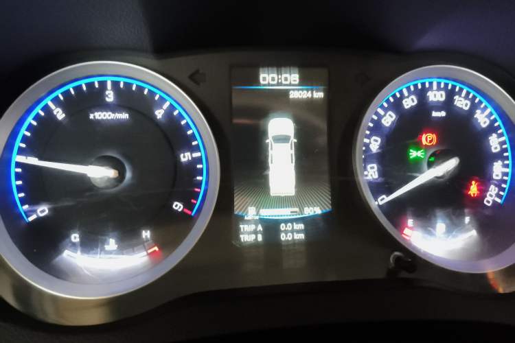 Used Huanghai Da Niu 2022 2.8T Pioneer Edition Manual Diesel 4x4 Value-Added Flatbed Cargo Box JE493ZLQ6H Instrument Cluster