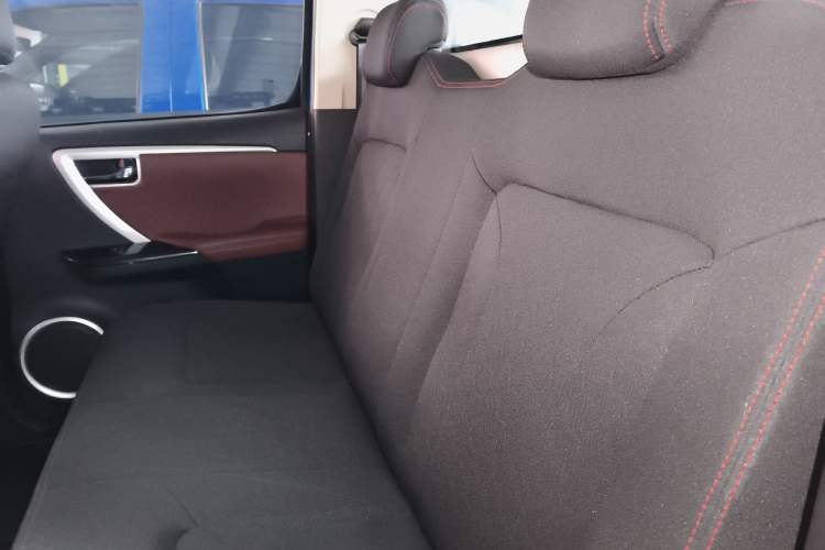 Used Huanghai Da Niu 2022 2.8T Pioneer Edition Manual Diesel 4x4 Value-Added Flatbed Cargo Box JE493ZLQ6H Left Rear Seat