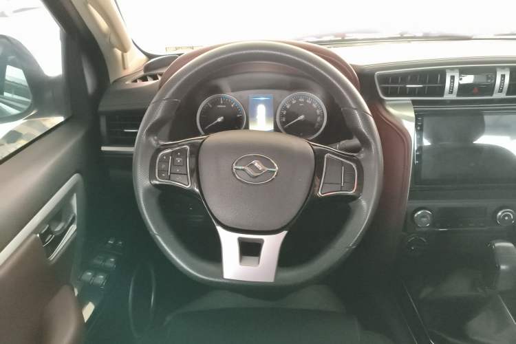Used Huanghai Da Niu 2022 2.8T Pioneer Edition Manual Diesel 4x4 Value-Added Flatbed Cargo Box JE493ZLQ6H Steering Wheel