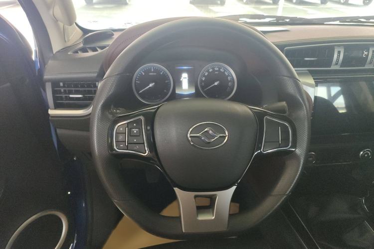 Used Huanghai Da Niu 2022 2.8T Pioneer Edition Manual Diesel 4x4 Value-Added Flatbed Cargo Box JE493ZLQ6H Steering Wheel