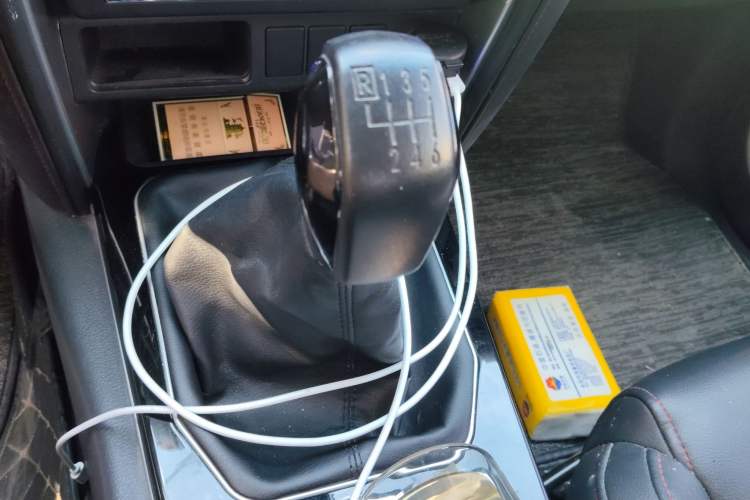 Used Huanghai Da Niu 2022 2.8T Pioneer Edition Manual Diesel 2WD Value-Driven Flat-Bed Cargo Box JE493ZLQ6H Gear Lever