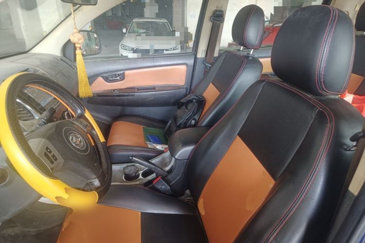 Used Huanghai Jiaolong 2015 2.8T Four-Wheel Drive Diesel Sport Edition JE493ZLQ4CB Left Front Seat