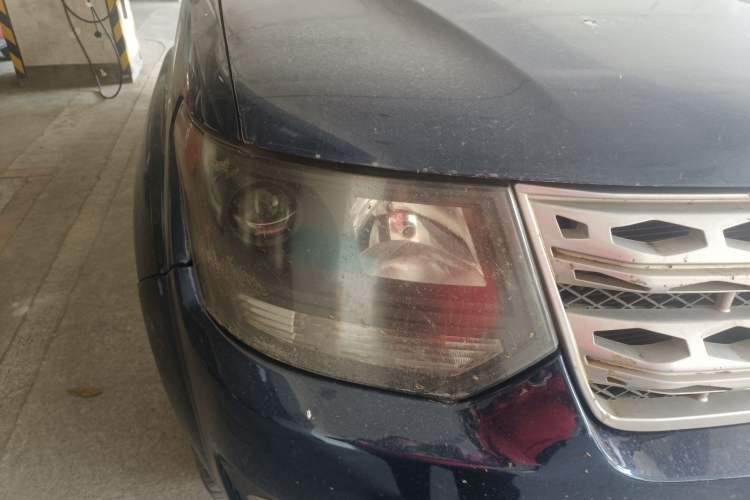Used Huanghai Jiaolong 2015 2.8T Four-Wheel Drive Diesel Sport Edition JE493ZLQ4CB Right Front Headlight