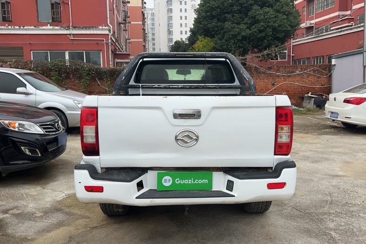 Used Huanghai Jiaolong 2015 2.8T Two-Wheel Drive Diesel Sport Edition JE493ZLQ4CB Exterior 4