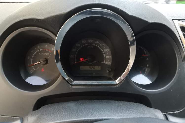 Used Huanghai Jiaolong 2015 2.8T Two-Wheel Drive Diesel Sport Edition JE493ZLQ4CB Instrument Cluster