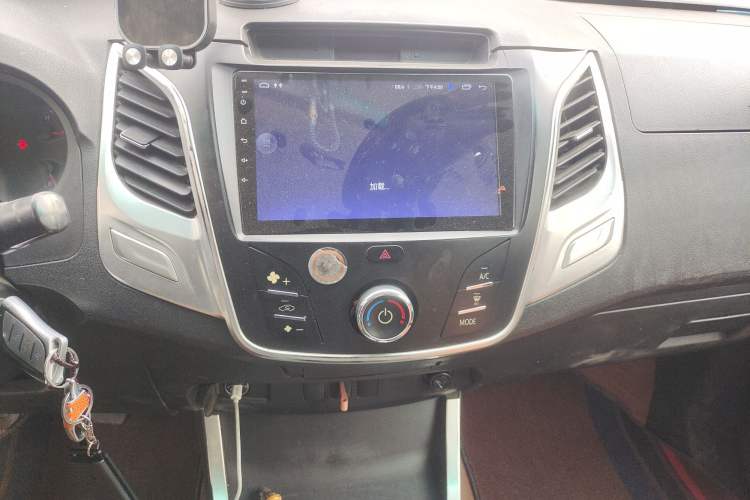 Used Huanghai Jiaolong 2015 2.4L Two-Wheel Drive Gasoline Sport Edition 4G69S4N Audio And AC Panel