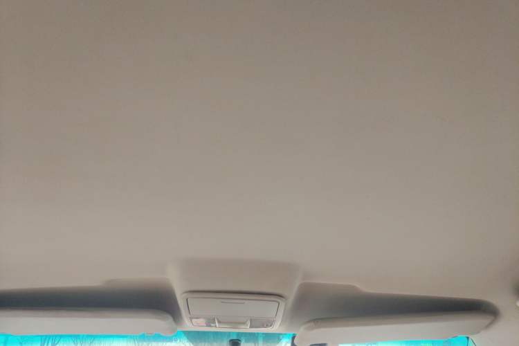 Used Huanghai Jiaolong 2015 2.4L Two-Wheel Drive Gasoline Sport Edition 4G69S4N Headliner