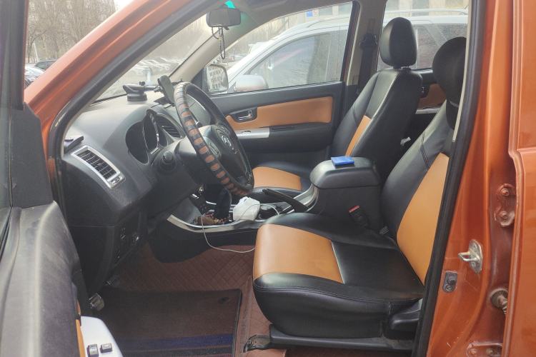 Used Huanghai Jiaolong 2015 2.4L Two-Wheel Drive Gasoline Sport Edition 4G69S4N Left Front Seat