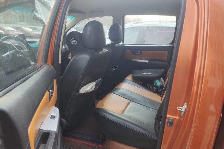 Used Huanghai Jiaolong 2015 2.4L Two-Wheel Drive Gasoline Sport Edition 4G69S4N Left Rear Seat