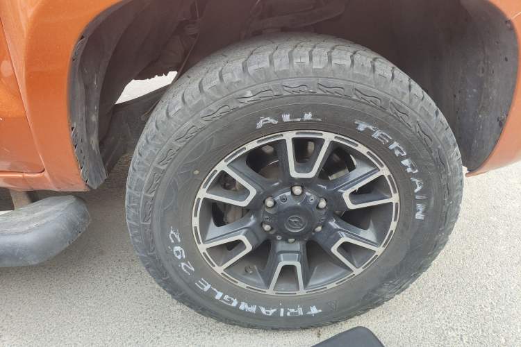 Used Huanghai Jiaolong 2015 2.4L Two-Wheel Drive Gasoline Sport Edition 4G69S4N Right Front Wheel Hub