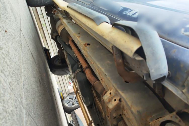 Used Huanghai Jiaolong 2018 2.8T Two-Wheel Drive Diesel Sport Edition Chassis Front Right
