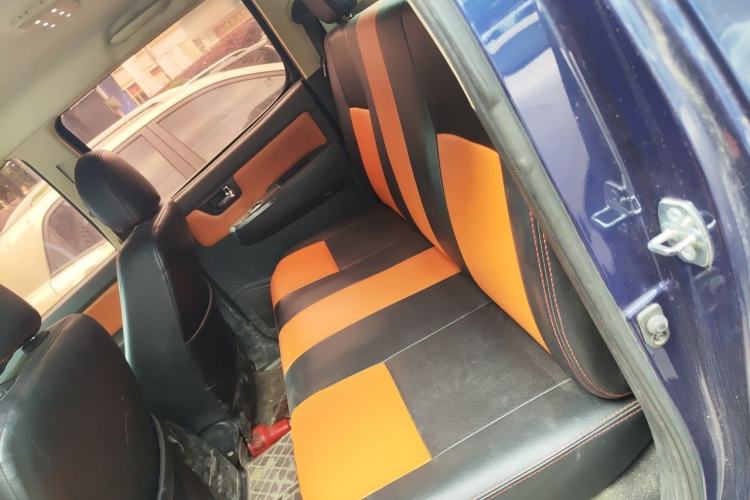 Used Huanghai Jiaolong 2018 2.8T Two-Wheel Drive Diesel Sport Edition Left Rear Seat