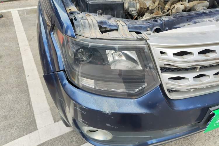 Used Huanghai Jiaolong 2018 2.8T Two-Wheel Drive Diesel Sport Edition Right Front Headlight