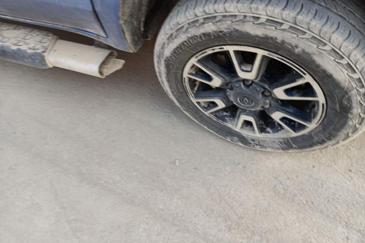 Used Huanghai Jiaolong 2018 2.8T Two-Wheel-Drive Diesel Classic Interior – Classic & Sport Edition Right Front Wheel Hub
