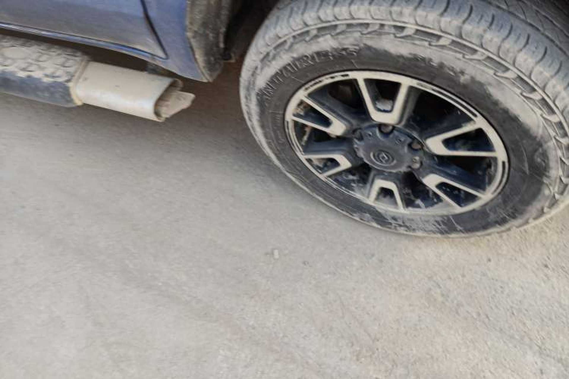 Used Huanghai Jiaolong 2018 2.8T Two-Wheel-Drive Diesel Classic Interior – Classic & Sport Edition Right Front Wheel Hub