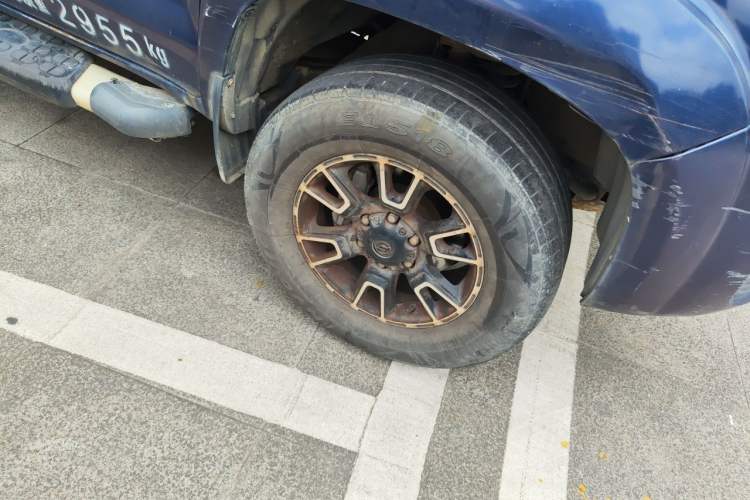 Used Huanghai Jiaolong 2018 2.8T Two-Wheel Drive Diesel Sport Edition Right Front Wheel Hub