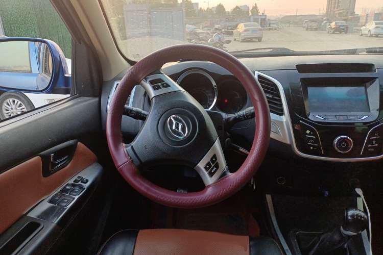 Used Huanghai Jiaolong 2018 2.8T Two-Wheel-Drive Diesel Classic Interior – Classic & Sport Edition Steering Wheel