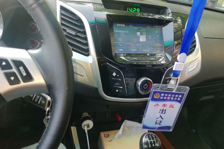 Used Huanghai Jiaolong 2018 2.4L 4x4 Gasoline Classic Interior Sport Edition 4G69S4N Audio And AC Panel