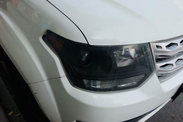 Used Huanghai Jiaolong 2018 2.4L 4x4 Gasoline Classic Interior Sport Edition 4G69S4N Right Front Headlight