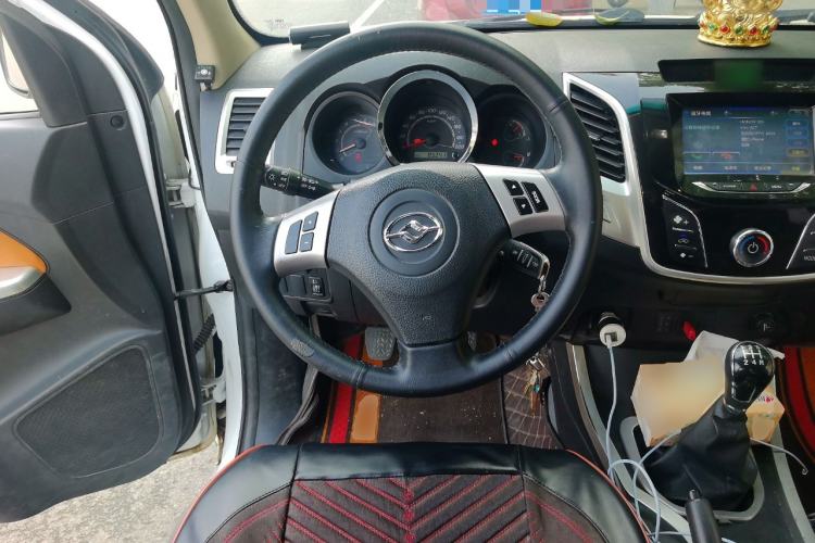 Used Huanghai Jiaolong 2018 2.4L 4x4 Gasoline Classic Interior Sport Edition 4G69S4N Steering Wheel