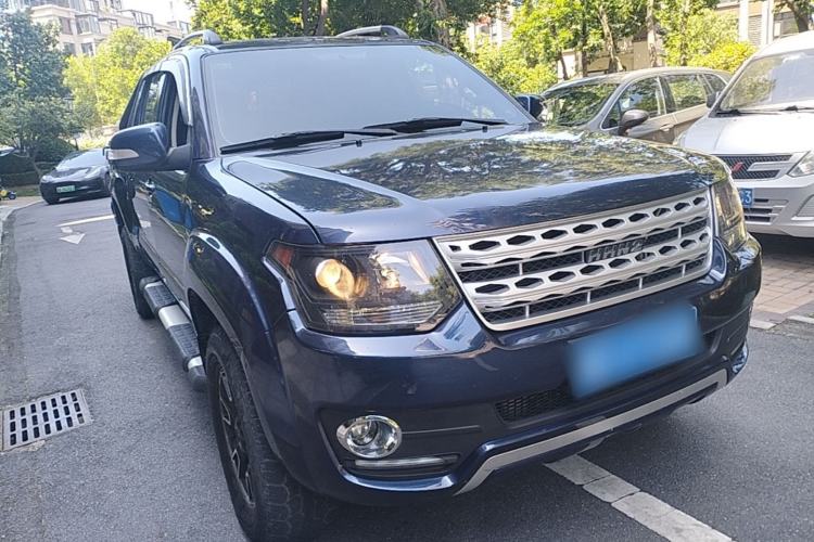 Used Huanghai Jiaolong 2020 2.5T N2S Two-Wheel Drive Diesel Sport Edition with Flat Bed China VI Emission Standard JE4D25Q6A Front Right 45 Deg