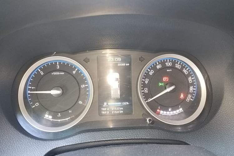 Used Huanghai Jiaolong 2020 2.5T N2S Two-Wheel Drive Diesel Sport Edition with Flat Bed China VI Emission Standard JE4D25Q6A Instrument Cluster