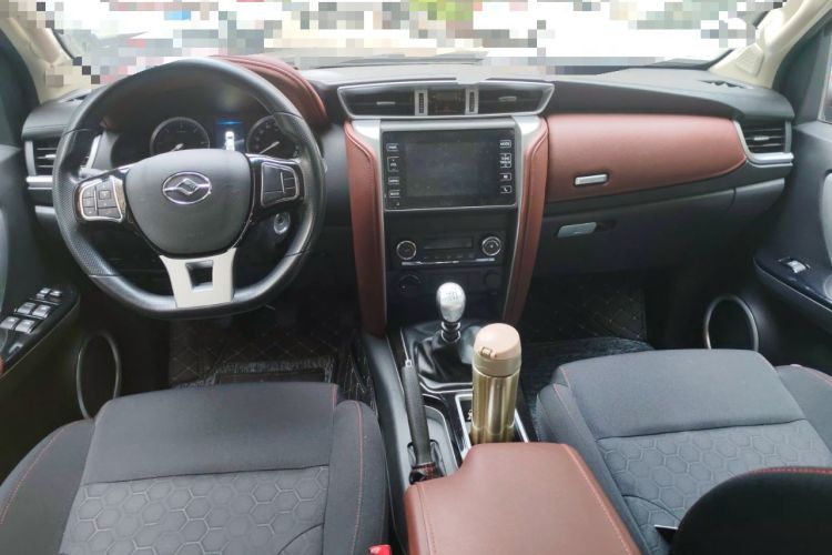 Used Huanghai Jiaolong 2024 2.5T Diesel Manual 4x4 Value Edition Interior 2