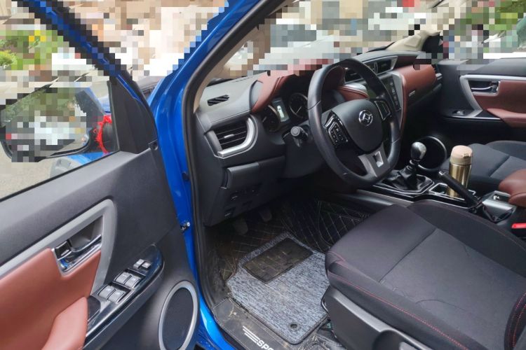 Used Huanghai Jiaolong 2024 2.5T Diesel Manual 4x4 Value Edition Interior 3