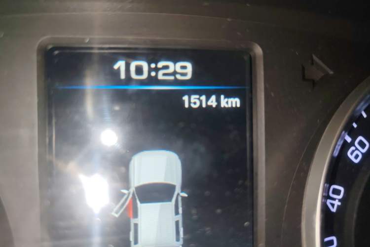 Used Huanghai Jiaolong 2024 2.5T Diesel Manual 4x4 Value Edition Odometer Close Up