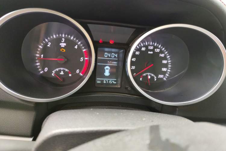 Used Huanghai N3 2017 2.5T Manual Two-Wheel Drive Sport Edition XD25T5 Odometer Close Up