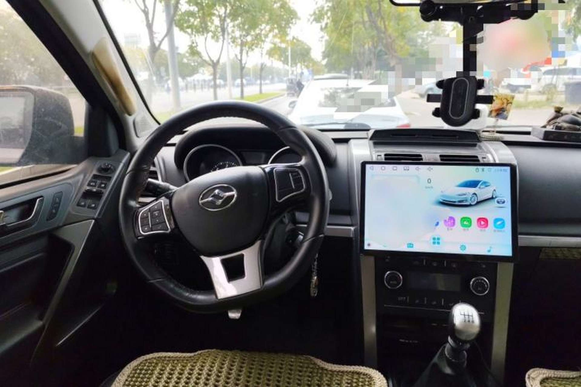 Used Huanghai N3 2017 2.5T Manual Two-Wheel Drive Sport Edition XD25T5 Steering Wheel
