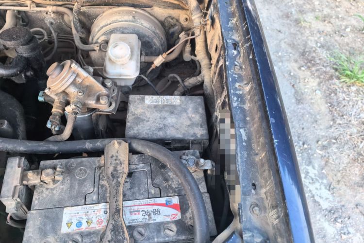 Used Huanghai N3  Engine Bay Left
