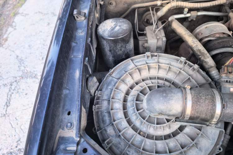 Used Huanghai N3  Engine Bay Right