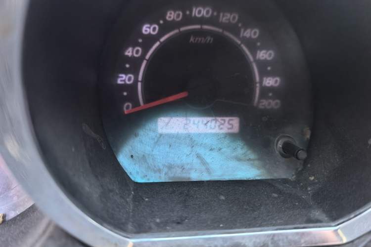 Used Huanghai N3  Odometer Close Up