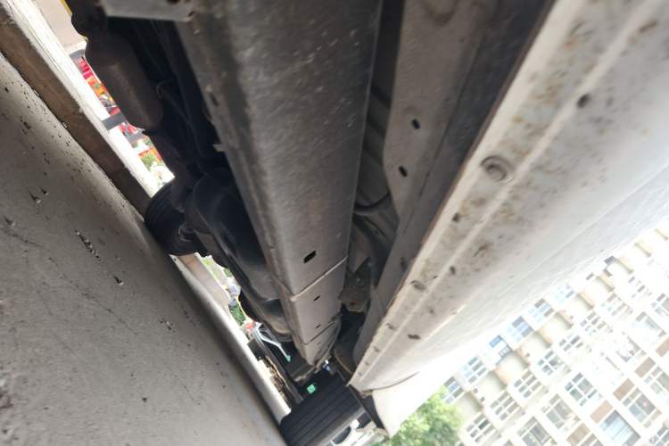 Used Huanghai N3  Chassis Front Left