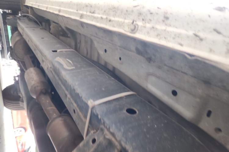 Used Huanghai N3  Chassis Front Right