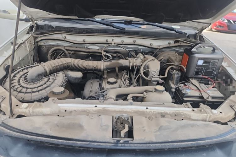 Used Huanghai N3  Engine Bay