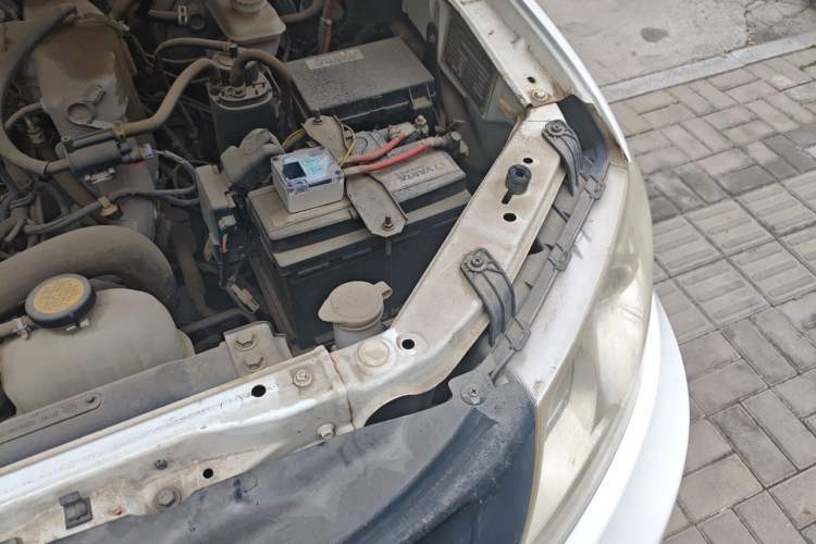 Used Huanghai N3  Engine Bay Left