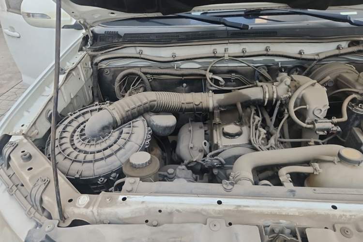 Used Huanghai N3  Engine Bay Right