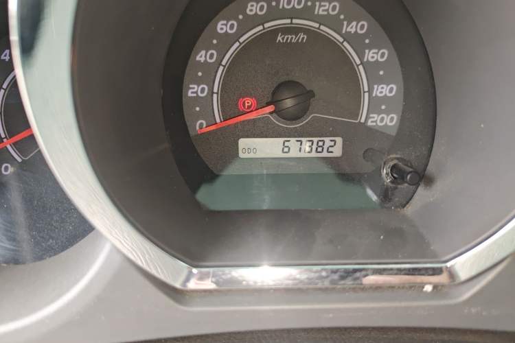 Used Huanghai N3  Odometer Close Up
