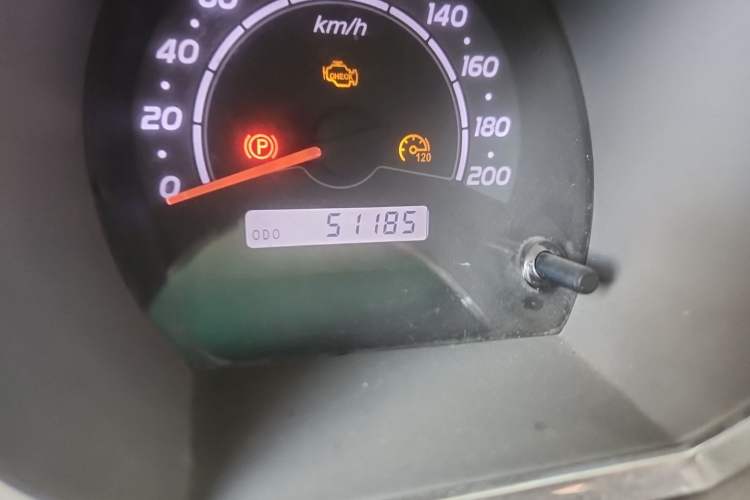 Used Huanghai N3  Odometer Close Up