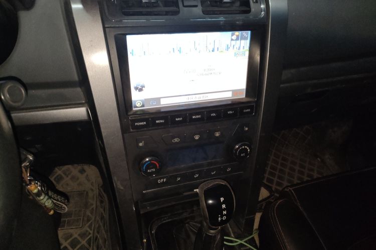 Used Huanghai N3 2017 2.4T Automatic 4WD Sport Edition 4K22D4T Audio And AC Panel