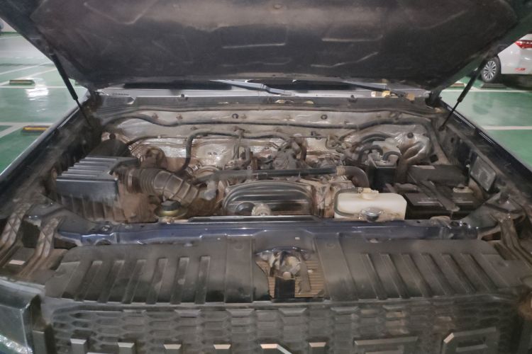 Used Huanghai N3 2017 2.4T Automatic 4WD Sport Edition 4K22D4T Engine Bay