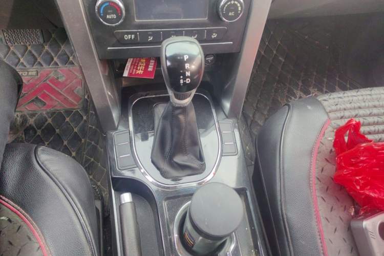 Used Huanghai N3 2017 2.4T Automatic Two-Wheel Drive Sport Edition 4K22D4T Gear Lever
