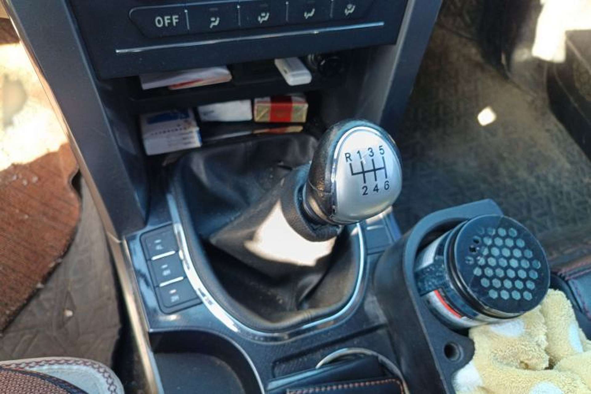 Used Huanghai N3 2017 2.5T Manual 4x4 Sport Edition JE4D25Q5A Gear Lever