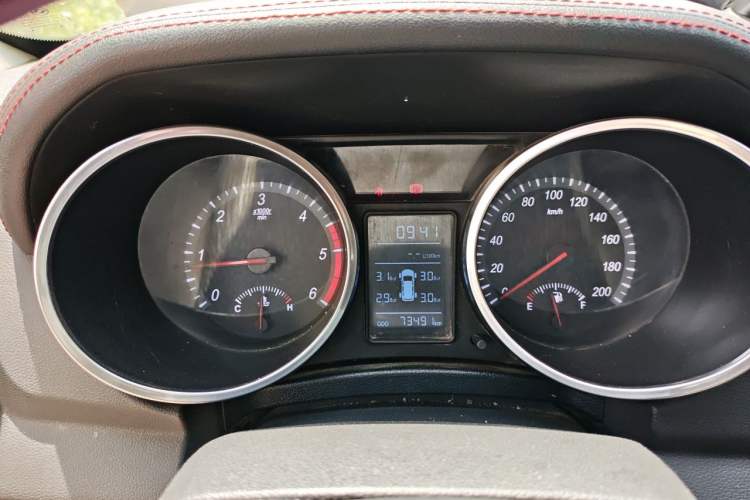 Used Huanghai N3 2017 2.5T Manual Two-Wheel Drive Sport Edition XD25T5 Instrument Cluster
