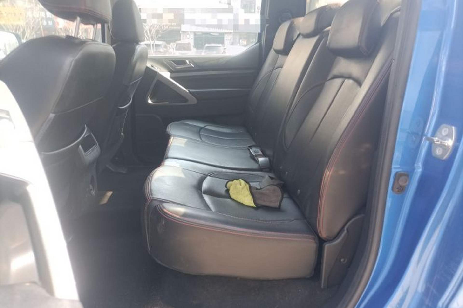 Used Huanghai N3 2017 2.5T Manual Two-Wheel Drive Sport Edition JE4D25Q5A Interior 4
