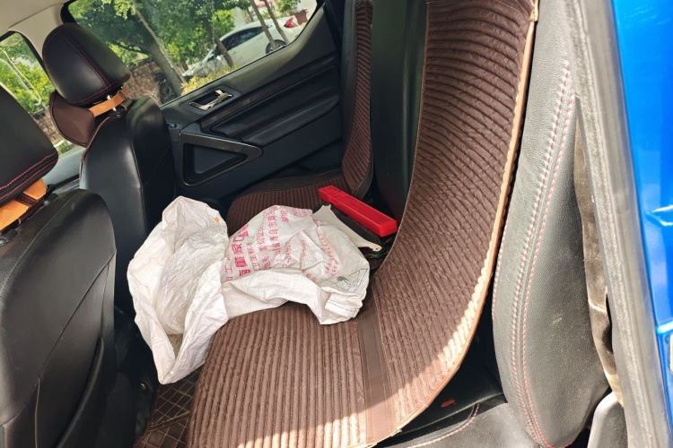 Used Huanghai N3 2017 2.5T Manual Two-Wheel Drive Sport Edition XD25T5 Left Rear Seat