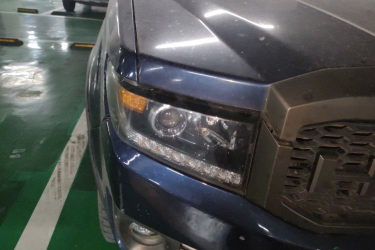 Used Huanghai N3 2017 2.4T Automatic 4WD Sport Edition 4K22D4T Right Front Headlight