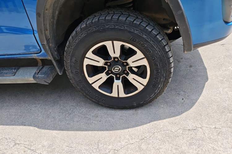 Used Huanghai N3 2017 2.5T Manual Two-Wheel Drive Sport Edition XD25T5 Right Front Wheel Hub